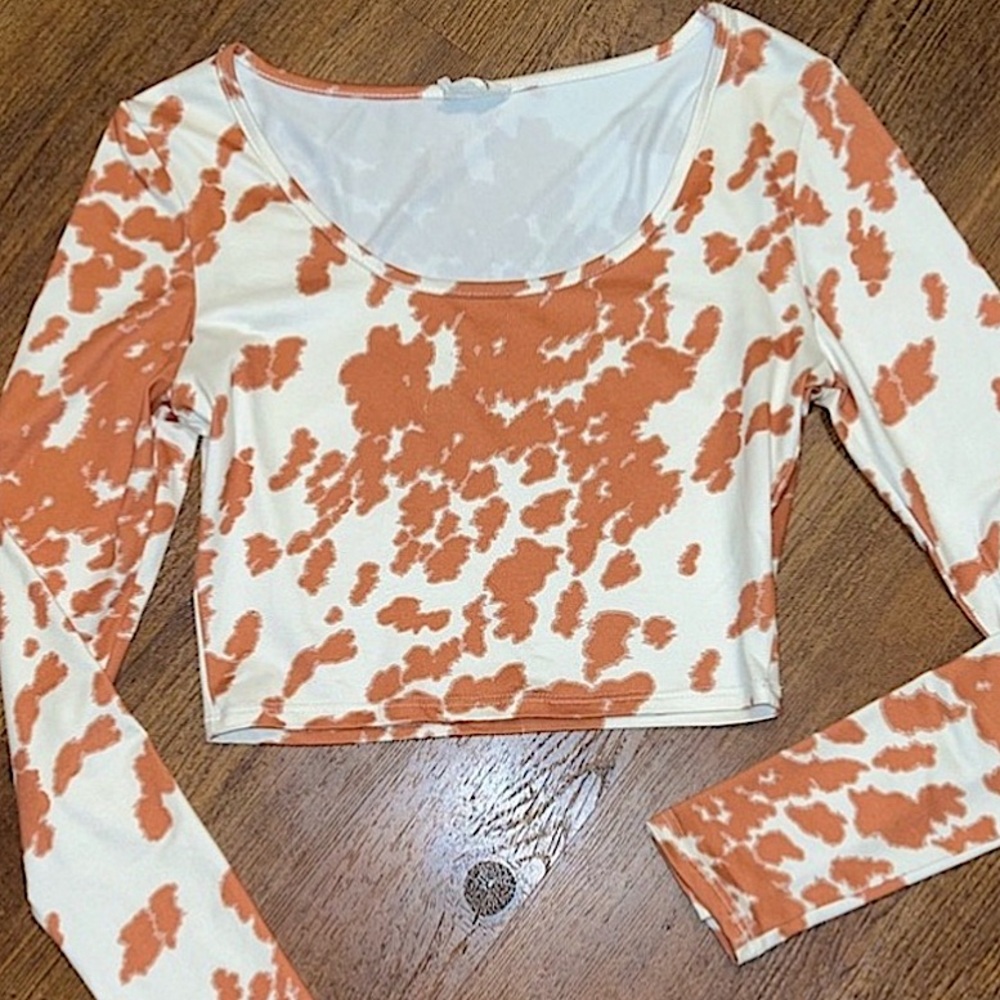 ⭐️Peach Love California White Orange/ Tan Cow Print Long Sleeve Crop Top Size S - Picture 6 of 11